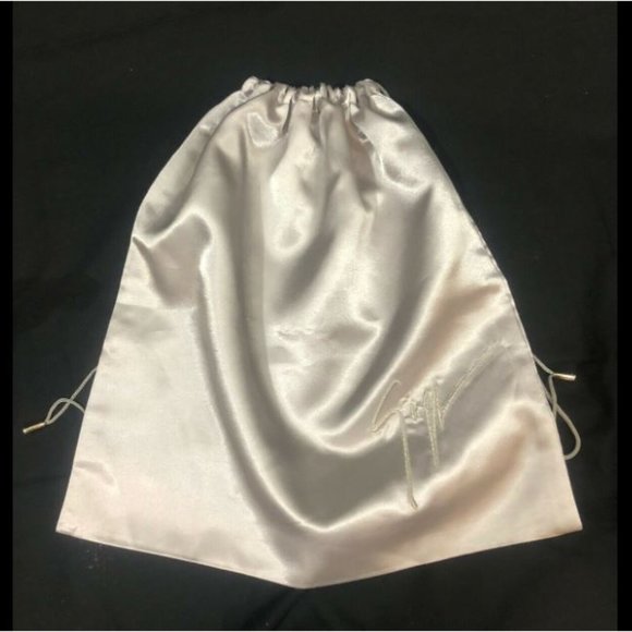 Authentic Giuseppe Zanotti Dust Bag 15.9" x15.2" - Picture 4 of 4